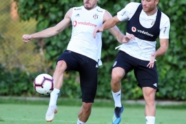 Kartal sabah akşam çalışıyor