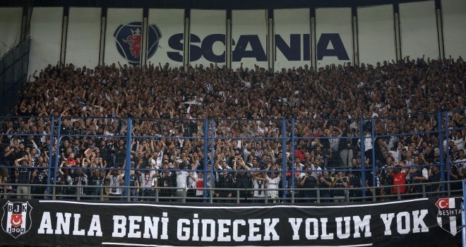 Beşiktaş taraftarından isyan!