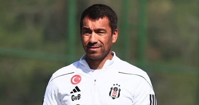 Giovanni van Bronckhorst: Çok güçlü bir takıma sahibiz