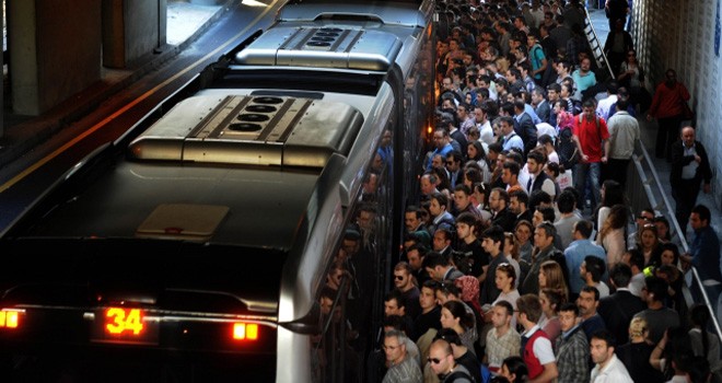 İstanbul'da sıcak ve ulaşım çilesi