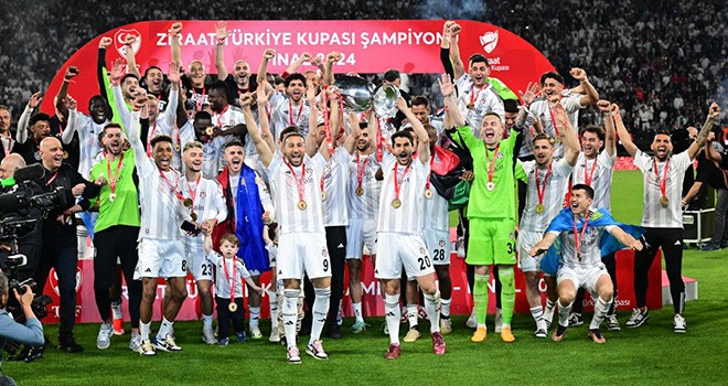 Beşiktaş'a tarihinin en kötü sezonunda Türkiye Kupası tesellisi