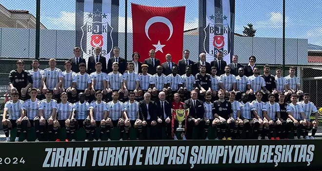 Beşiktaş'ın şampiyonluk fotoğrafına yıldız oyuncu alınmadı!