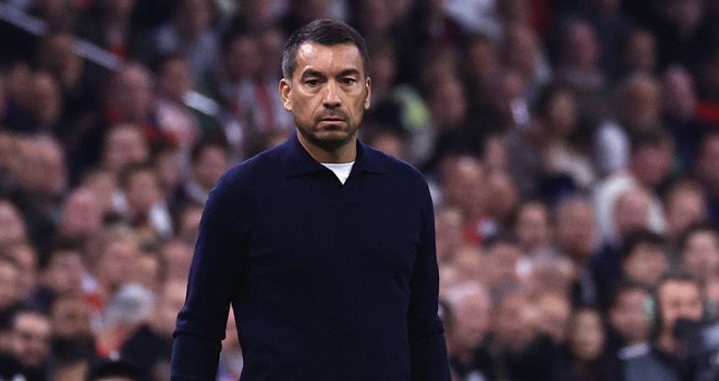 Beşiktaş'ta Giovanni Van Bronckhorst'tan büyük değişiklik!