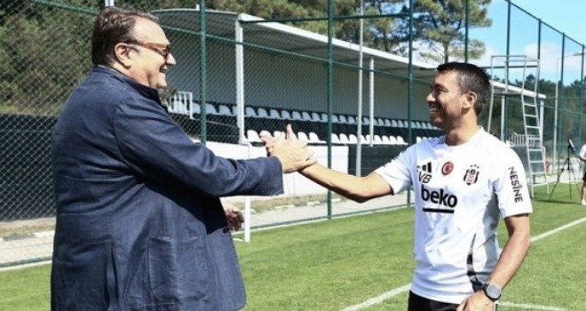 Beşiktaş'ta Giovanni van Bronckhorst'un geleceği hakkında Hasan Arat'ta açıklama!