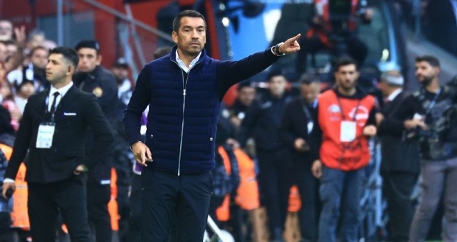 Bronckhorst: Maçı kazanmak rekordan önemli