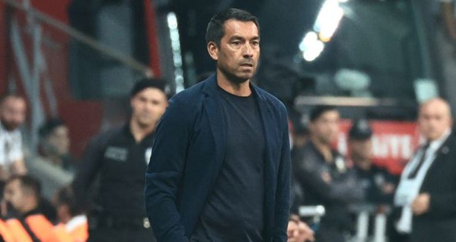 Beşiktaş'ta van Bronckhorst'tan Eyüpspor ve Ajax sözleri!